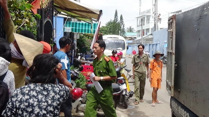 Cha rot lau, con nhay theo cuu khong kip hinh anh