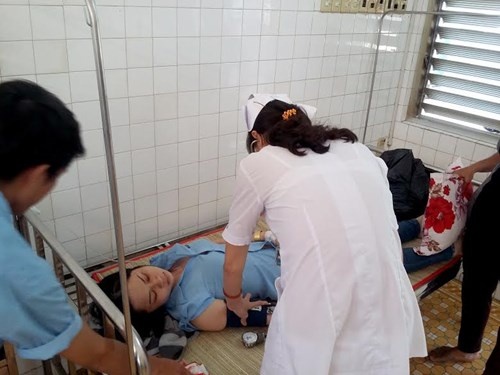 Hon 50 cong nhan bi ngo doc nghi do an bun rieu hinh anh