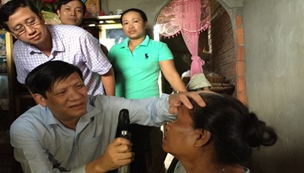 Su that ve hang tram nguoi mu o Vinh Chau hinh anh