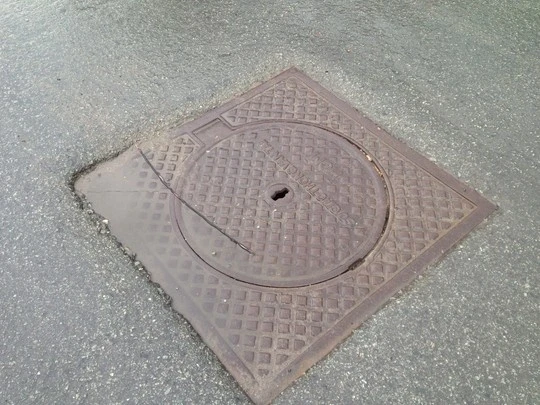 Clip ho gas phun nuoc, nap cong rung lac giua Cho Lon hinh anh