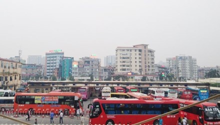 Doi 'lot' xe, hai ra tien hinh anh