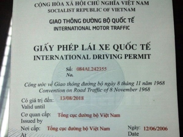 Chot muc le phi cap giay phep lai xe quoc te 135.000 dong hinh anh