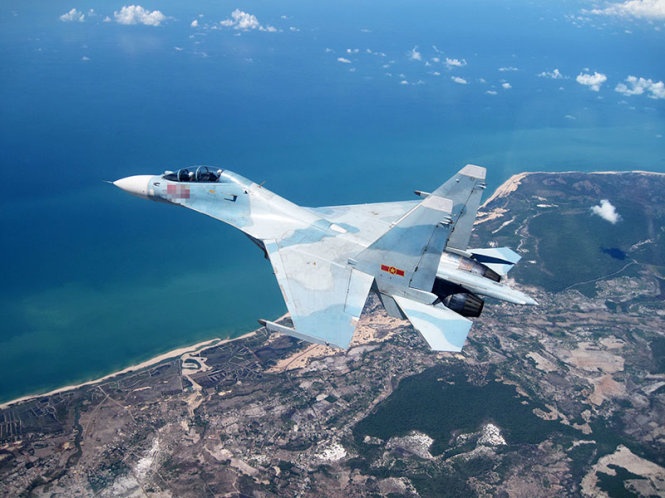 Bay ra Biển Đông - Ảnh: đại tá Trần Trọng Tuyến chụp từ Su-30MK2.