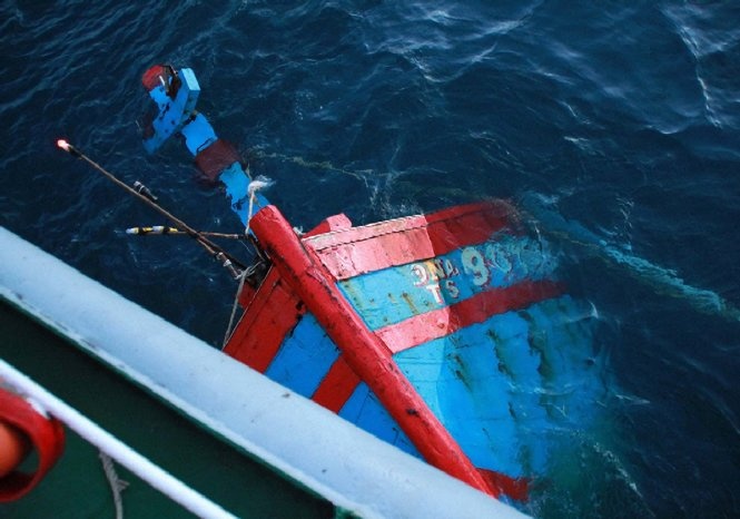 Bo hoang con tau 'lich su' bi Trung Quoc dam chim hinh anh