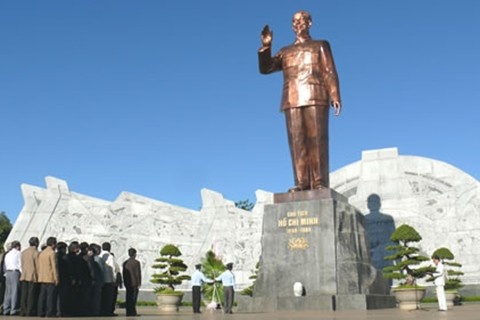 Thi phac thao tuong dai Bac Ho tai Phu Quoc hinh anh