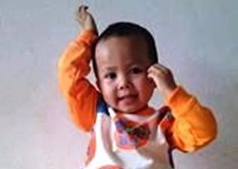 Be trai ba tuoi mat tich bi an hon 5 thang hinh anh