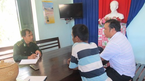 Anh Đức vào khai báo với Trạm kiểm soát Biên phòng Mân Quang.