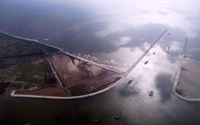 Khanh thanh cong trinh giup tau 1.000 tan vao cang song Hong hinh anh