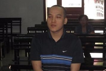 Sam toc gia, sung ban dien hen chu xe den de cuop hinh anh