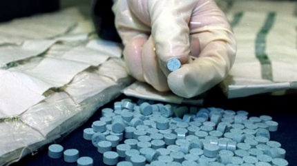 Phe thuoc lac, vua lai xe may vua nghe nhac hinh anh