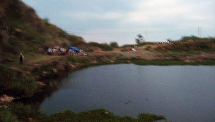 Thi the nam sinh lop 12 dang phan huy noi tren ho hinh anh