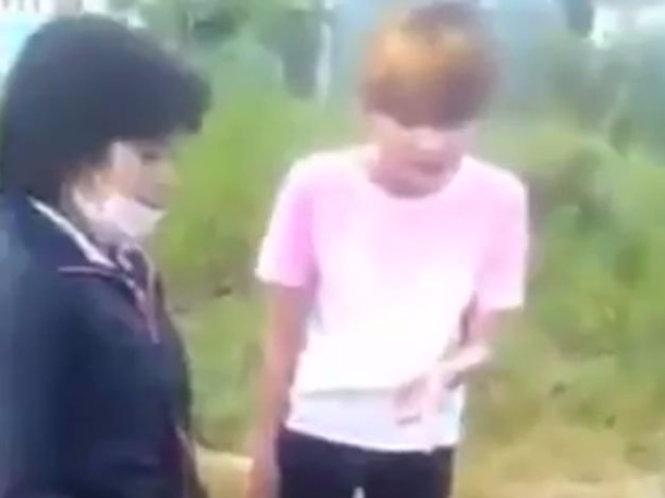 Phat 8 thieu nien trong clip nu sinh dung ong tuyp danh ban hinh anh