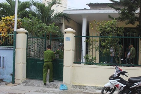 Công an đang khám nghiệm hiện trường.