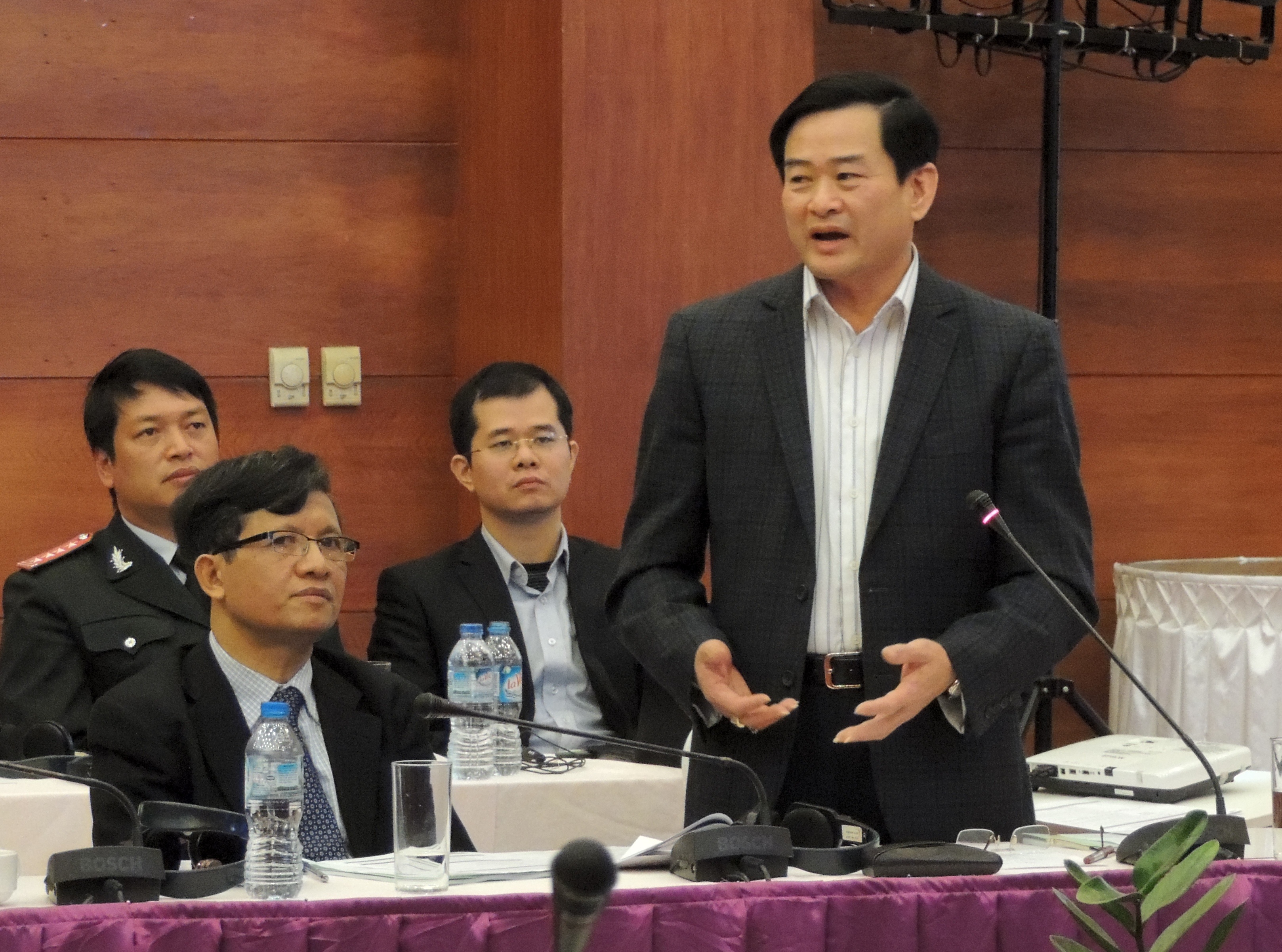 Phó Chủ nhiệm Ủy ban Tư pháp Nguyễn Đình Quyền cho rằng, để thực hiện được mục tiêu “không dám, không thể và không muốn tham nhũng” phải xây dựng Luật Kiểm soát tài sản.