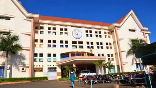 Vi sao 14 benh vien o Dak Lak het tien tra luong? hinh anh