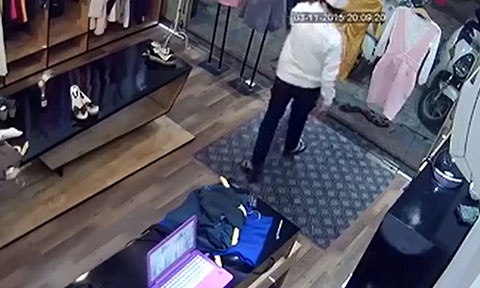 Và bỏ đi ngay lập tức.