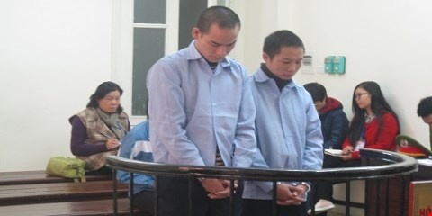 Thoat 'dong quy', co gai tre vach toi 2 ke buon nguoi hinh anh