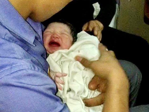 Truong tau SE8 do de cho hanh khach di tau hinh anh