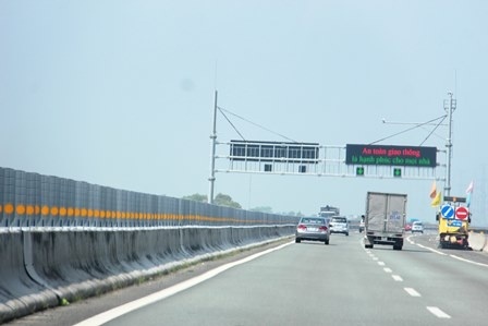 Cao tốc TP HCM - Trung Lương được đầu tư hệ thống chống chói góp phần giảm TNGT.