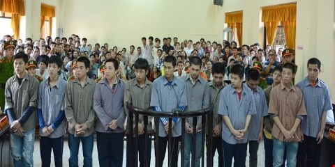 Hon chien trong ngay thoi noi chau ngoai hinh anh