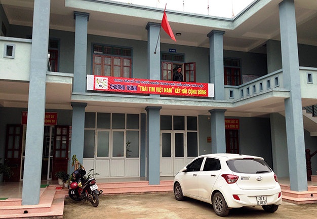 Lam ro sai pham cua Trung tam ho tro nguoi ngheo hinh anh