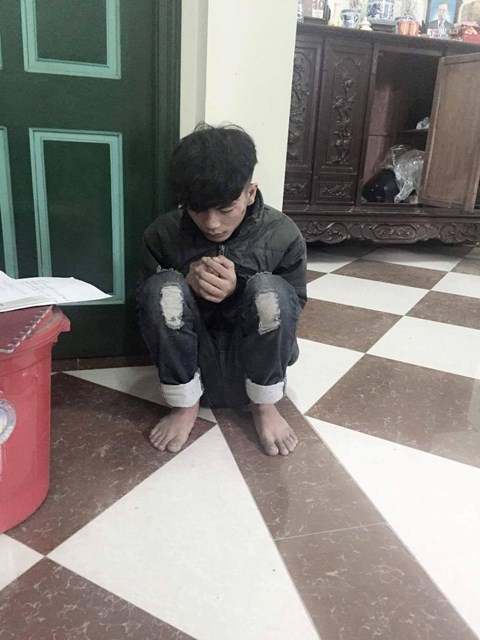 Thanh niên bị người nhà tóm gọn sau khi dùng bữa ăn sáng (Ảnh: gia đình cung cấp).
