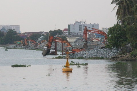 Thu tuong tra loi chat van ve du an lan song Dong Nai hinh anh