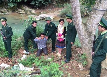 Bat ke ban nguoi yeu sang Trung Quoc hinh anh