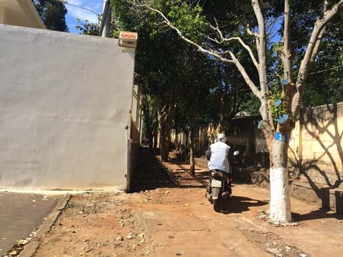 Tinh xay tru so chiem duong, dan buc xuc hinh anh