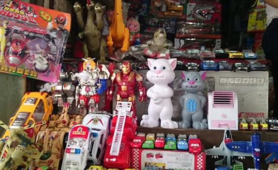 Canh bao do choi TQ  doc hai, day tre noi bay, bao luc hinh anh