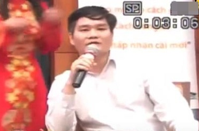 Bat giam ong chu Hoc lam giau va hat 'mac ca ty do' hinh anh