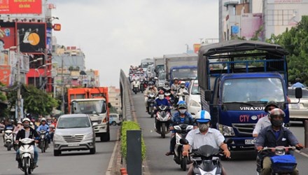 Cau vuot thep khong an toan hinh anh