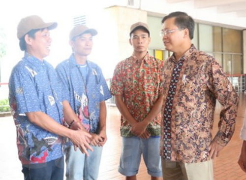 Indonesia vua trao tra 10 ngu dan Viet Nam ve nuoc hinh anh
