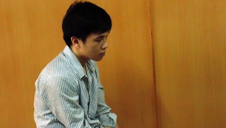 Nhan vien cong ty giay da phat tan phim doi truy hinh anh