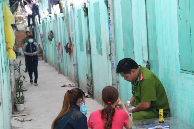 Chay xe may trong phong tro, mot nguoi chet hinh anh