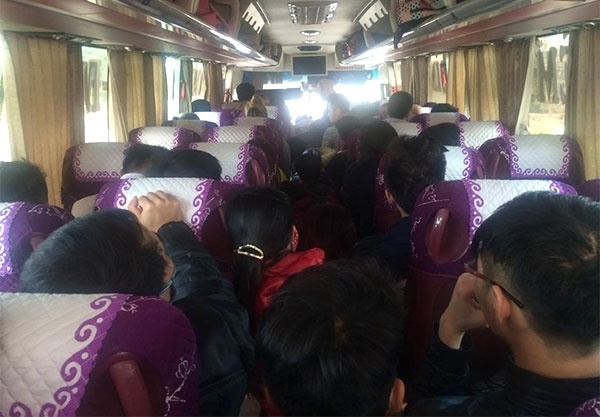 Tuoc phu hieu xe Thanh Hung 'nhoi' khach mung 2 Tet hinh anh