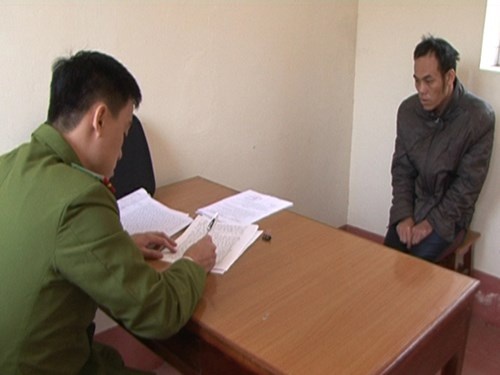 Lua ban ban gai va nhieu phu nu lay tien an tieu hinh anh