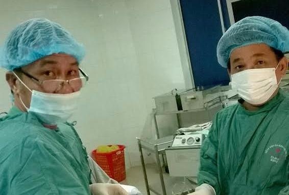 Phau thuat thanh cong 'cua quy' bi be gay do ghen hinh anh