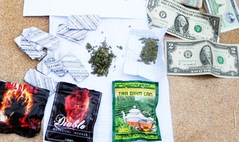 Cac chat gay nghien shisha, co My tran ve xu Hue hinh anh