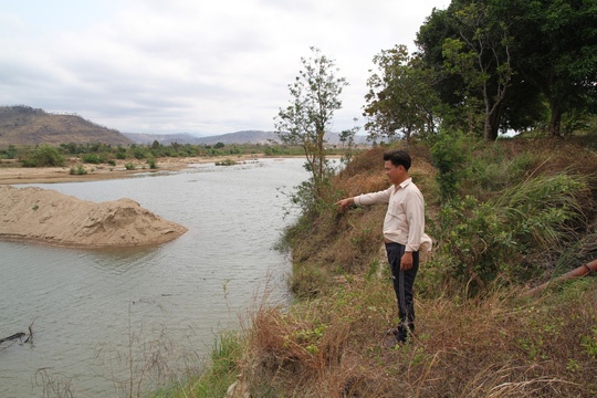 nu sinh chet duoi anh 1