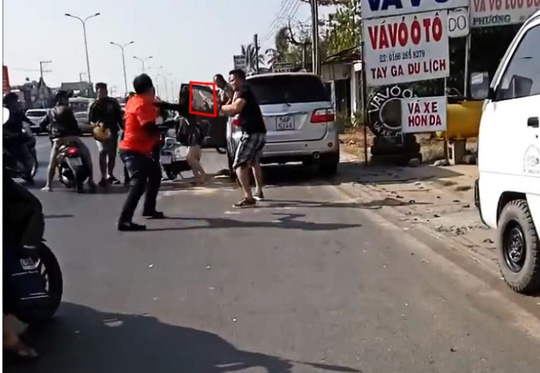 nhóm phượt vây đánh người ảnh 1 nhom phuot vay danh nguoi anh 1