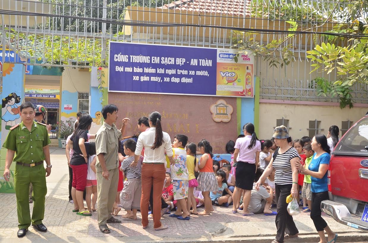 Bao chay gia, ca truong mam non di tan hinh anh