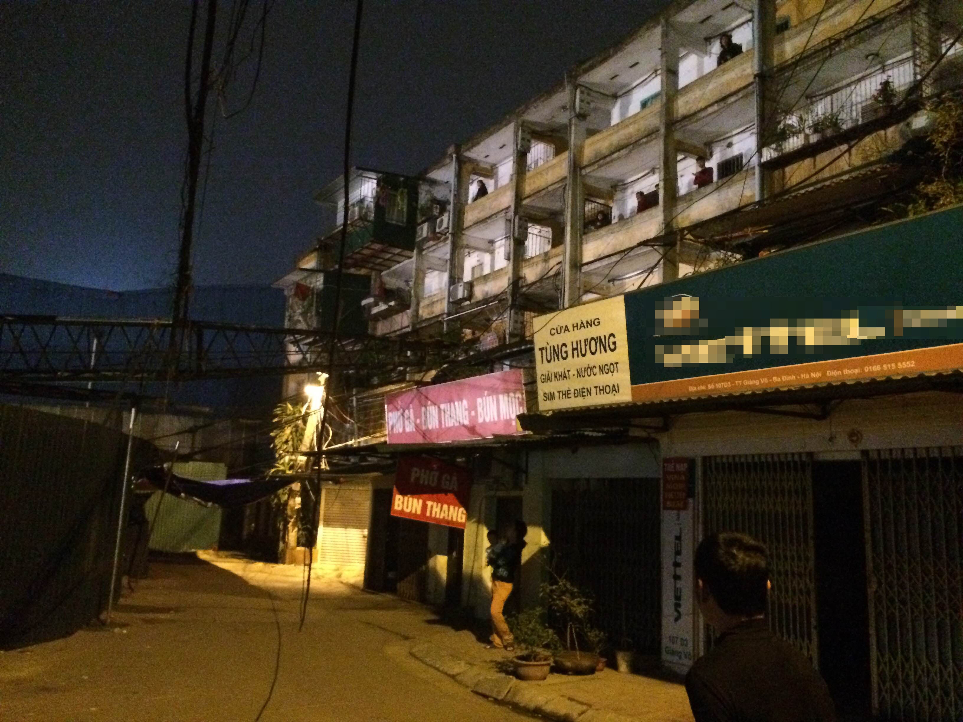 Can cau gay dap vao nha, hang chuc ho dan thao chay hinh anh