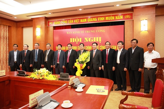 Pho ban Kinh te Trung uong anh 1