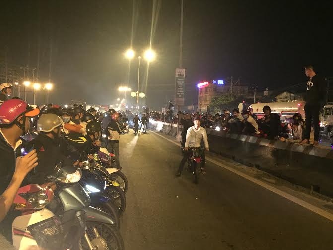quái xế quậy tưng quốc lộ 51 ảnh 2 quai xe quay tung quoc lo 51 anh 2