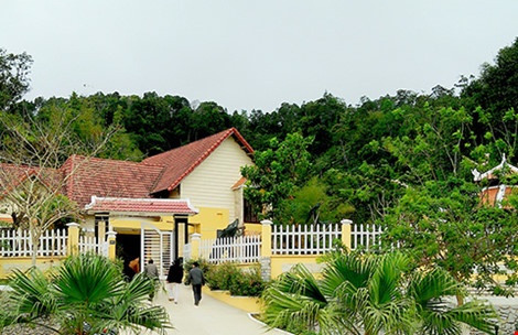 Bi thu huyen dao ham xuyen nui noi gi? hinh anh