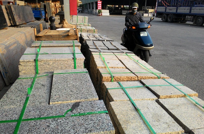 Lat da granit via he: Quan 1 choi qua sang hinh anh