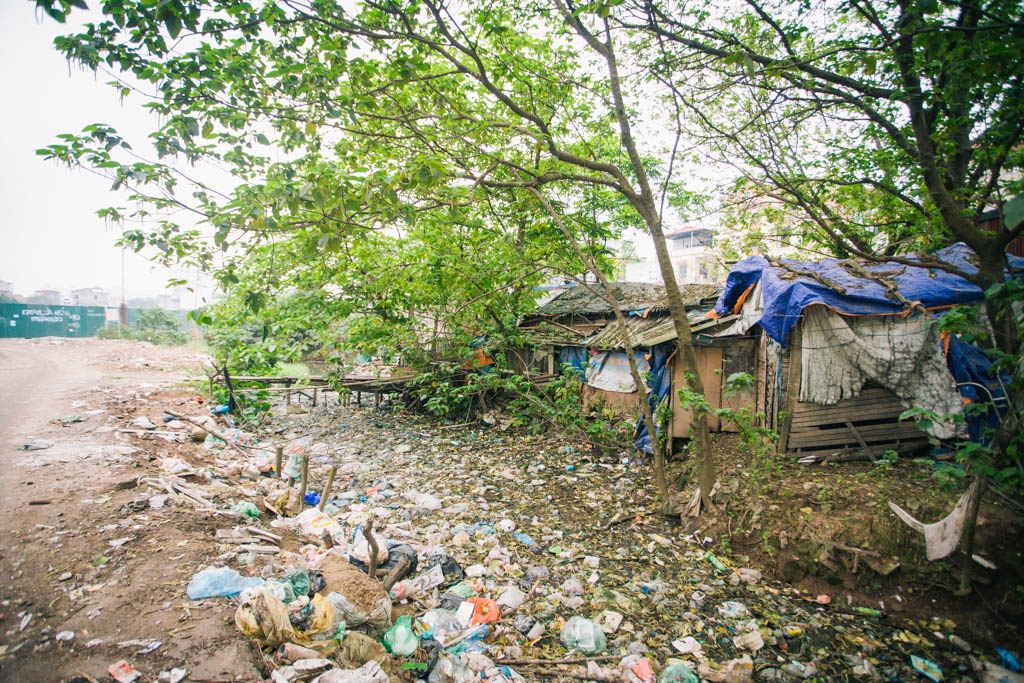 Muong nuoc ngap kin rac anh 2