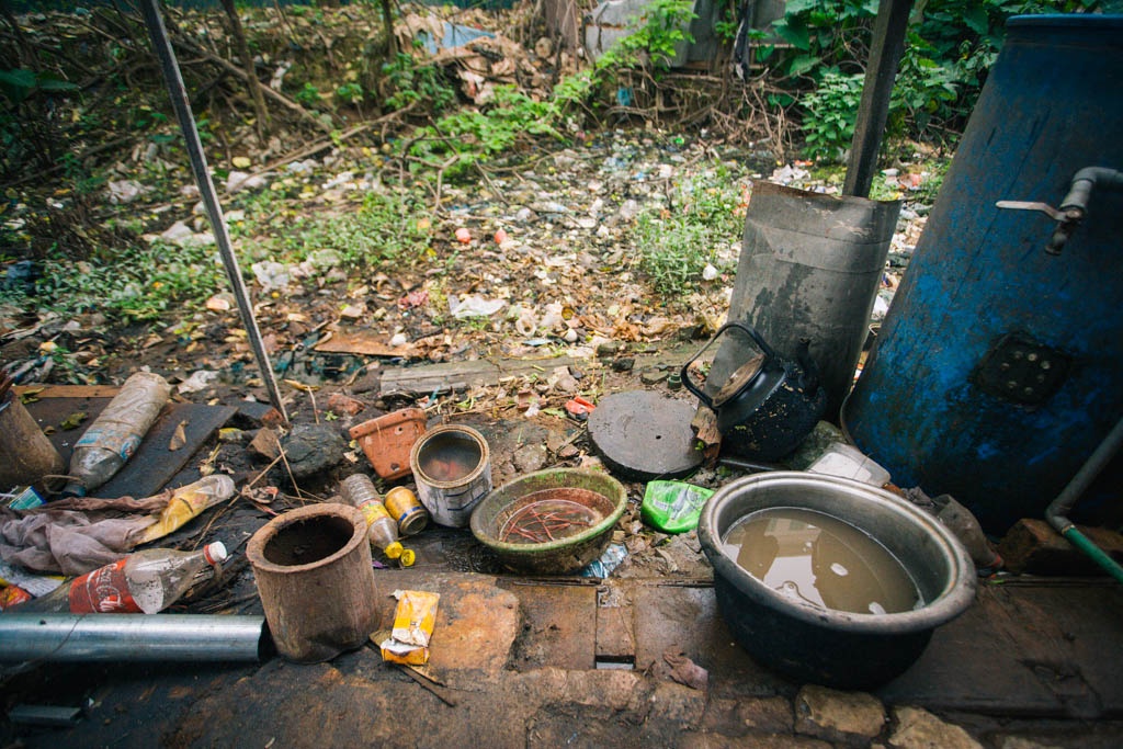 Muong nuoc ngap kin rac anh 7