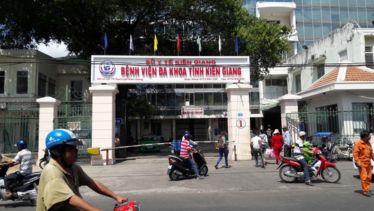 Nguoi nha benh nhan hon chien tai benh vien tinh Kien Giang hinh anh